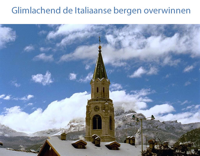 Glimlachend de Italiaanse bergen overwinnen