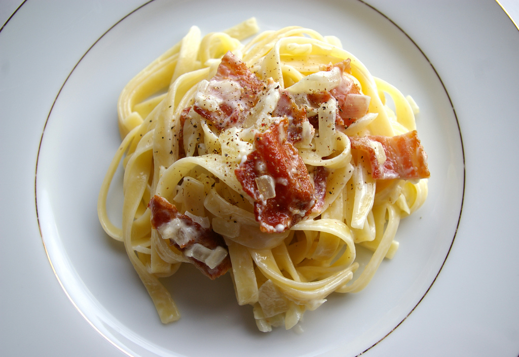 Pasta Carbonara, wat zit er in de saus?