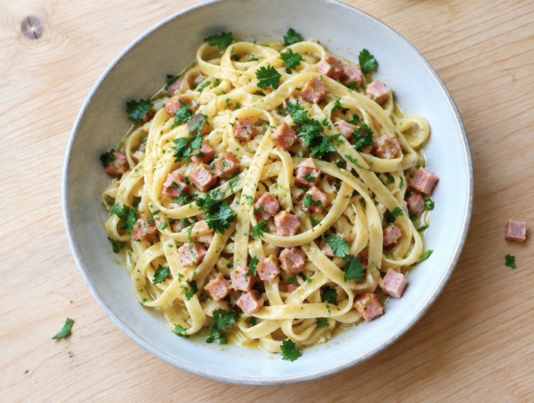 Fettucine met ham en peterselie