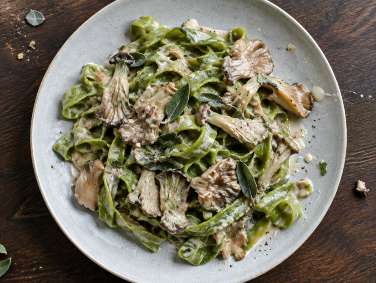Tagliatelle met oesterzwammen-saliesaus