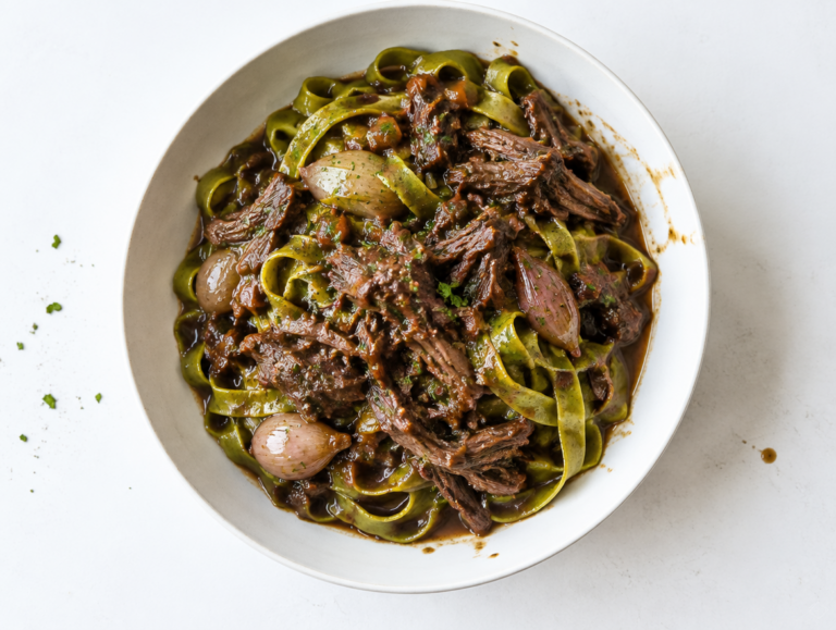 Groene tagliatelle met stoofvlees