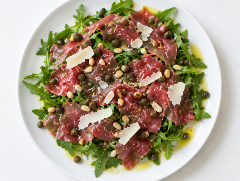 Italiaanse salade met carpaccio