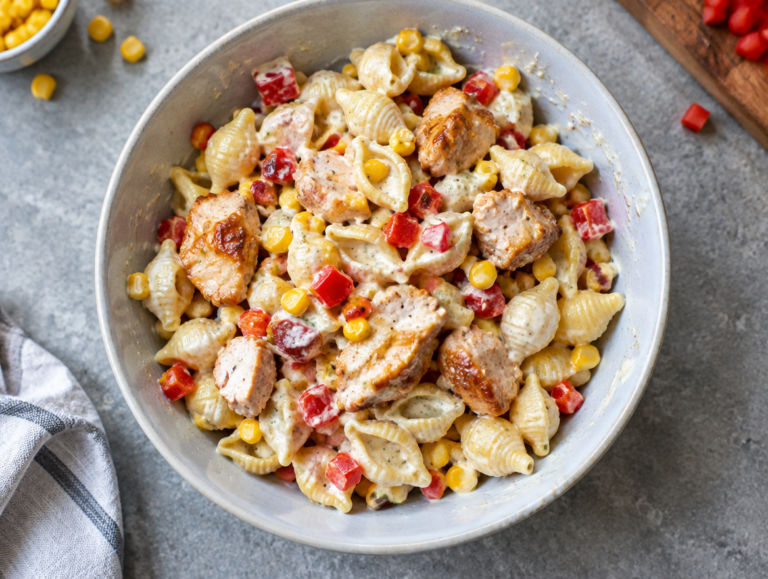 Pastasalade met honingkip