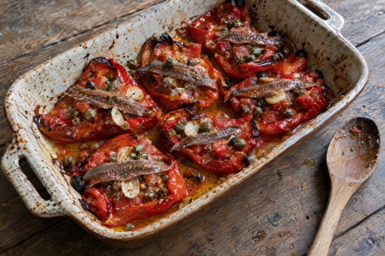 Paprika uit Piemonte met tomaat en ansjovis