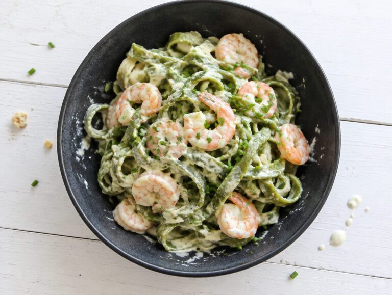 Tagliatelle met garnalenroomsaus en spinazie
